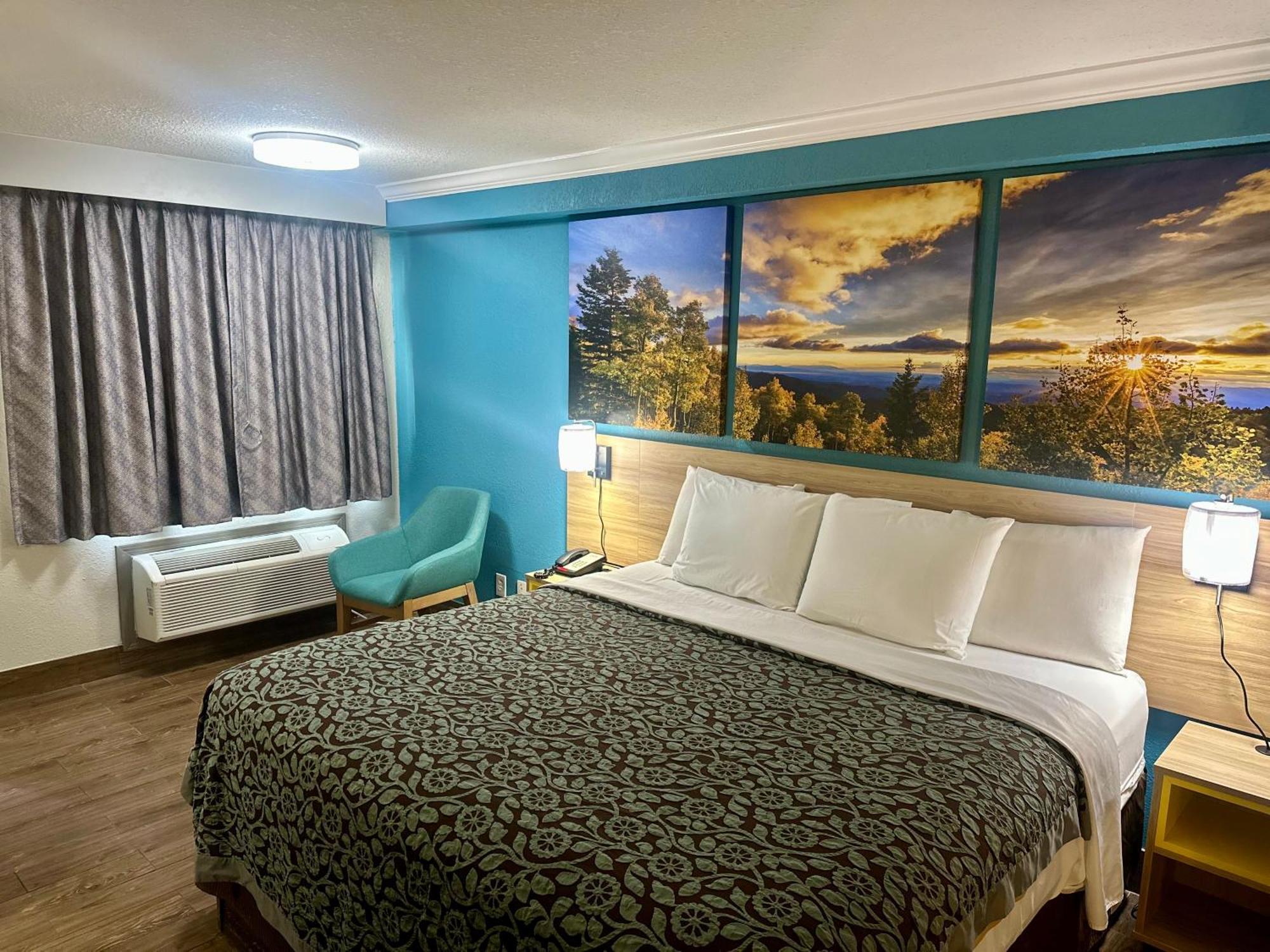 Days Inn By Wyndham Houston East Экстерьер фото