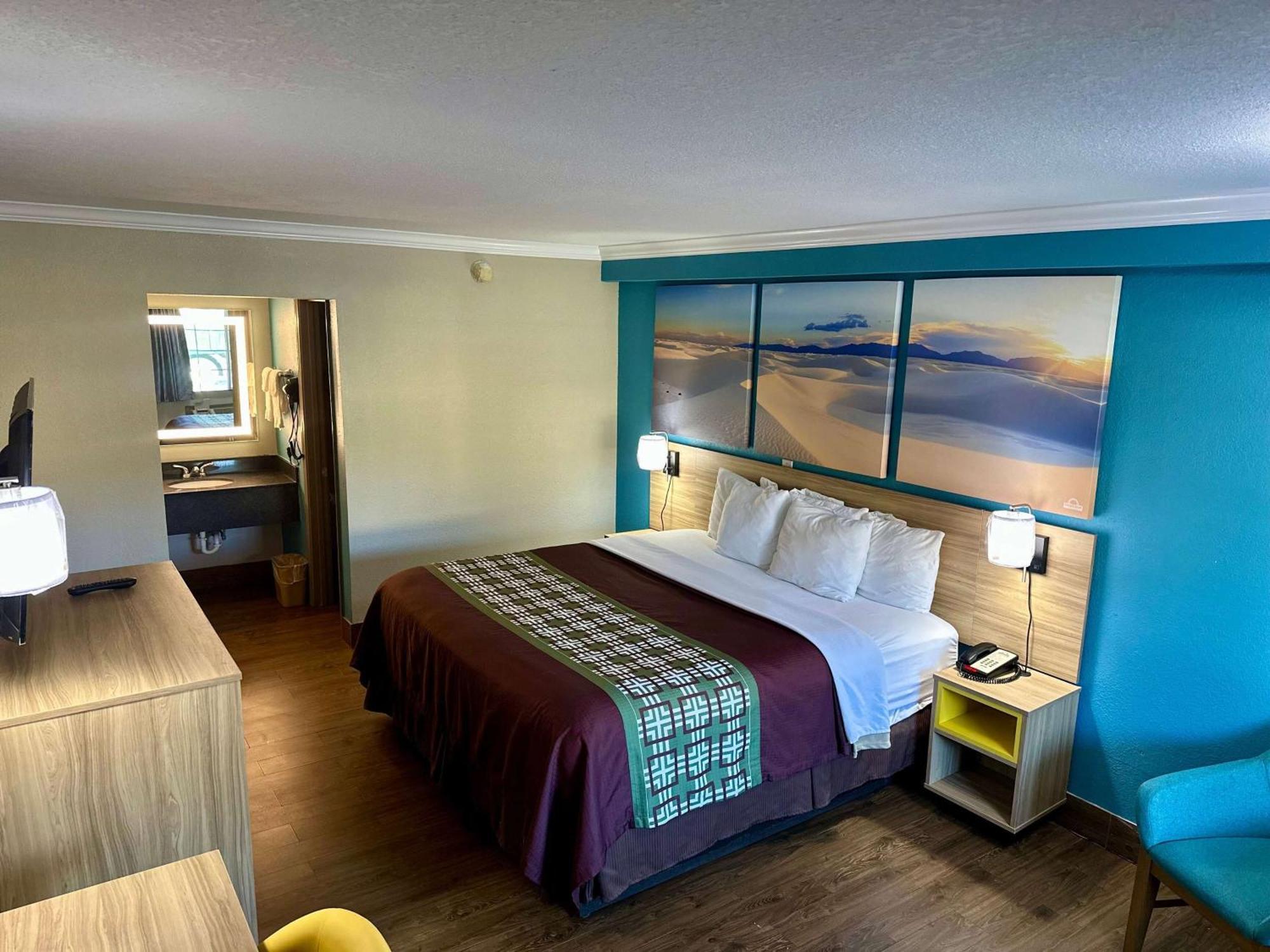 Days Inn By Wyndham Houston East Экстерьер фото