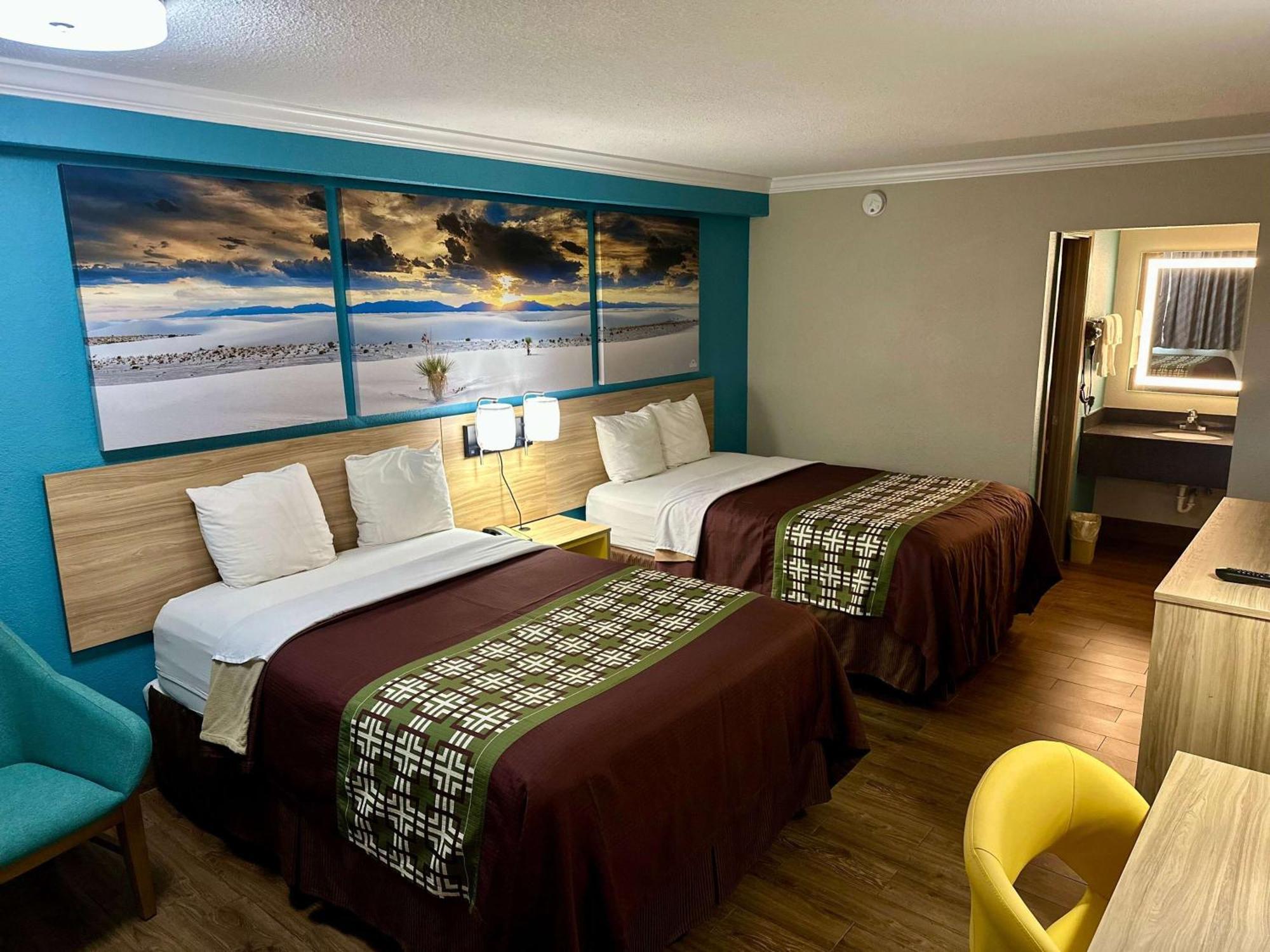 Days Inn By Wyndham Houston East Экстерьер фото